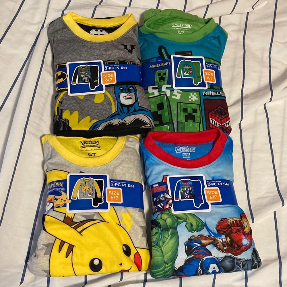 All 4 pajamas Batman Minecraft Pokémon/pikachu and avengers boys size 6/7